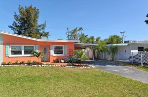 AMI vacation rental front yard 2